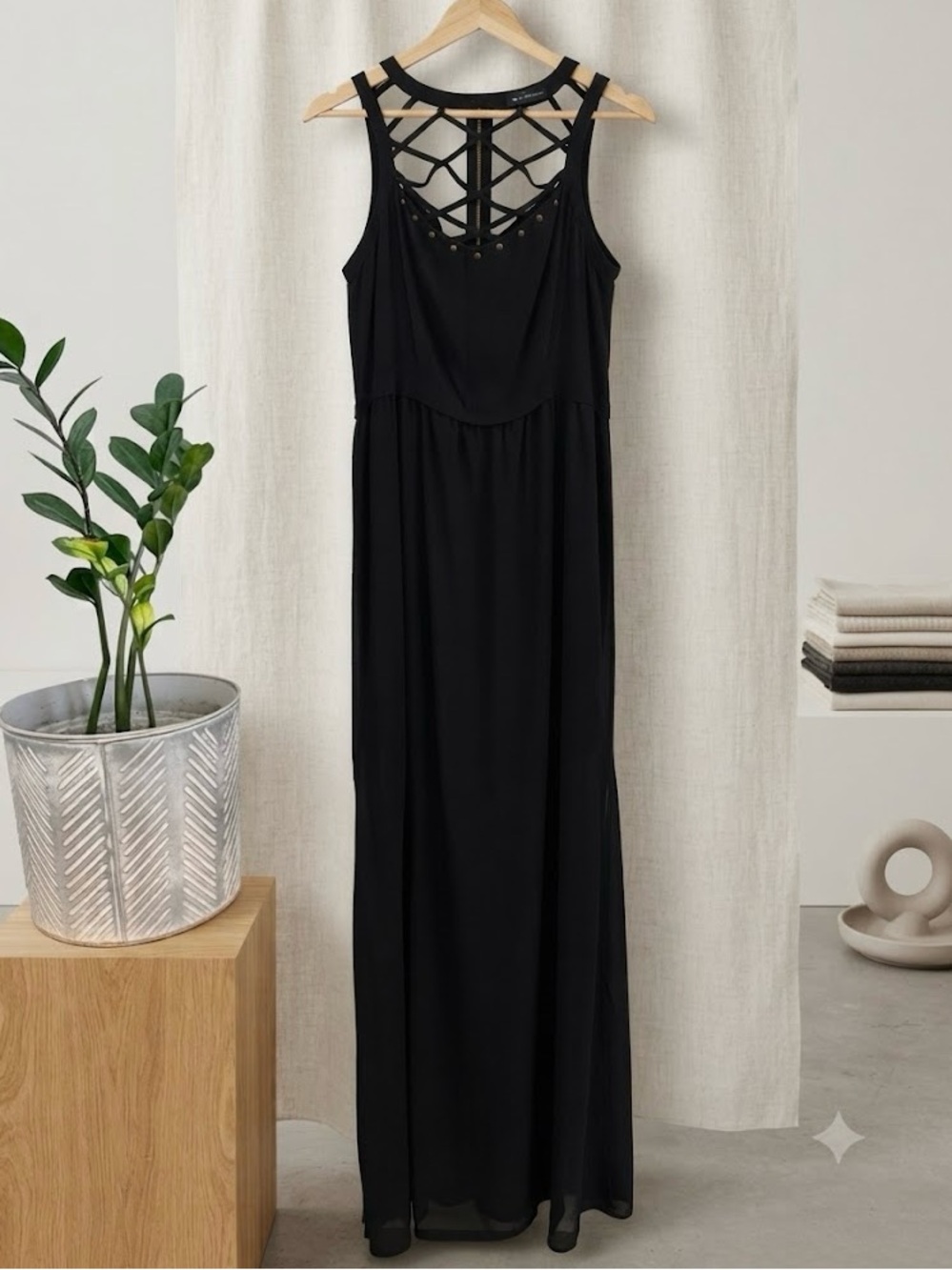 Astr Black Sleeveless Maxi Dress with Lattice - Size Large